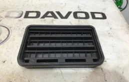 Решетка вентиляционная левая для BMW 5er 2000 года на фотографиях