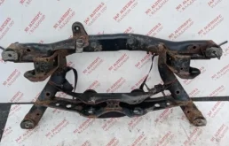 Задний подрамник для Volkswagen Tiguan 2013 года на фотографиях