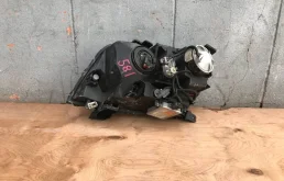 Фара правая для Suzuki Grand Vitara 2015 года на фотографиях