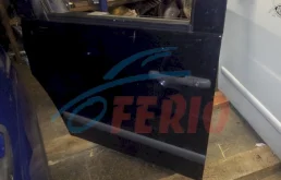 Двери для Mercedes-Benz Vito 2002 года на фотографиях