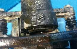 Суппорт задний левый для Toyota Avensis на фотографиях