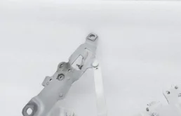 Петля капота левая для BMW 5er на фотографиях