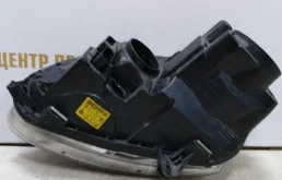 Фара правая для Volkswagen Jetta 2008 года на фотографиях