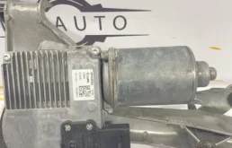 Трапеция стеклоочистителей для Mercedes-Benz S class 2015 года на фотографиях