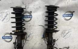 Амортизатор передний правый для Volvo S80 2008 года на фотографиях