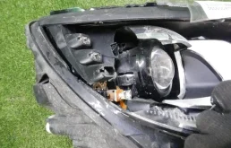 Фара правая для Volkswagen Tiguan 2007 года на фотографиях