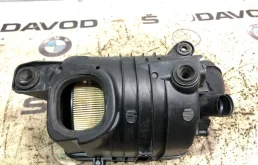 Корпус воздушного фильтра для Volkswagen Passat 2008 года на фотографиях