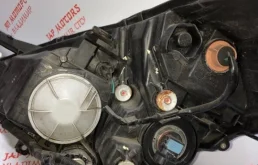 Фара правая для Nissan Teana 2010 года на фотографиях