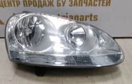 Фара правая для Volkswagen Jetta 2008 года на фотографиях