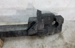 Абсорбер переднего бампера для Nissan X-Trail 2014 года на фотографиях