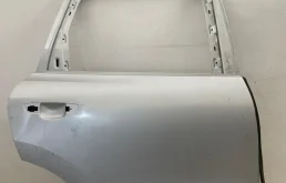 Дверь задняя правая для Volkswagen Touareg 2015 года на фотографиях