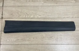 Усилитель переднего бампера для Volkswagen Tiguan 2012 года на фотографиях