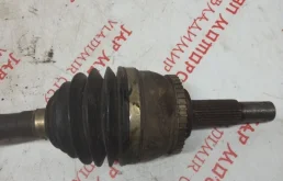 Привод передний правый для Nissan X-Trail 2000 года на фотографиях