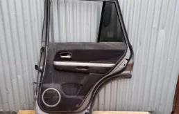 Дверь задняя правая для Suzuki Grand Vitara 2007 года на фотографиях