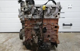 Двигатель без навесного для Ford Kuga 2012 года на фотографиях