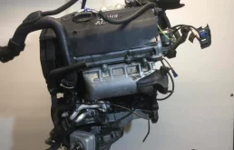 Двигатель без навесного для Audi A4 1999 года на фотографиях