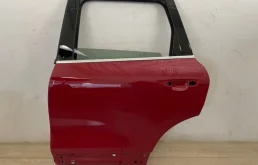 Накладка на дверь задняя левая для Volkswagen Touareg 2014 года на фотографиях