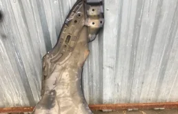 Крылья для Toyota Avensis 2013 года на фотографиях