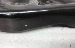 Качающийся рычаг левый для Volkswagen Polo 2009 года на фотографиях