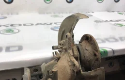 Задняя балка для Skoda Octavia 2014 года на фотографиях