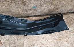 Подкрылок передний левый для Toyota Land Cruiser 2015 года на фотографиях