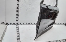 Дверь багажника для Porsche Macan 2023 года на фотографиях