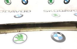 Усилитель заднего бампера для Skoda Octavia 2009 года на фотографиях