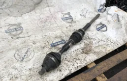 Привод передний правый для Volvo XC70 2014 года на фотографиях