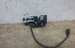 Замок капота для Skoda Octavia 2002 года на фотографиях