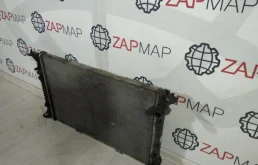 Радиатор охлаждения ДВС для Audi A4 2014 года на фотографиях