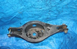 Качающийся рычаг левый для Nissan Murano 2011 года на фотографиях