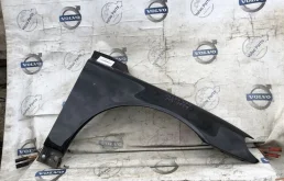Крыло правое для Volvo S80 2009 года на фотографиях