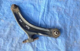 Рычаг передний правый нижний для Nissan X-Trail на фотографиях