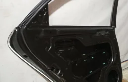 Дверь задняя левая для Kia Cerato 2010 года на фотографиях