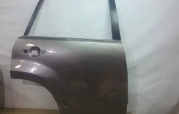 Дверь задняя правая для Suzuki Grand Vitara 2016 года на фотографиях