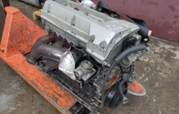 Двигатель без навесного для Mercedes-Benz C class 2001 года на фотографиях