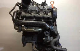 Двигатель для Audi A6 1998 года на фотографиях