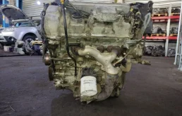 Двигатель для Mazda MPV 1999 года на фотографиях