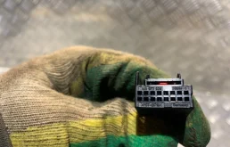 Стекла и зеркала для Volkswagen Passat 2006 года на фотографиях