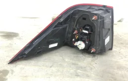 Фонарь внешний правый для Mercedes-Benz M class 2012 года на фотографиях