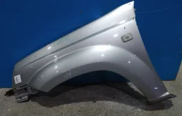 Крылья для Nissan X-Trail 2002 года на фотографиях