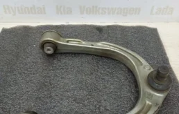 Рычаг передний правый верхний для BMW 5er 2018 года на фотографиях