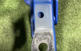 Петля капота левая для Kia Sportage на фотографиях