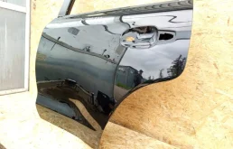 Дверь задняя левая для Toyota Land Cruiser 2008 года на фотографиях