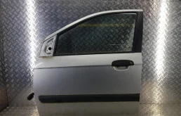 Двери для Hyundai Getz 2003 года на фотографиях