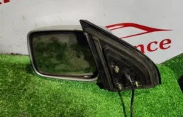 Стекла и зеркала для Nissan X-Trail 2002 года на фотографиях