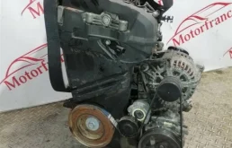 Двигатель без навесного для Renault Kangoo 2001 года на фотографиях