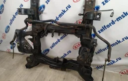 Подрамник двигателя для Suzuki Grand Vitara 2013 года на фотографиях
