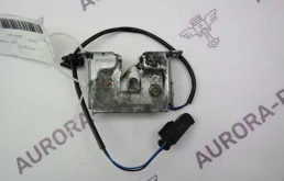 Замок капота левый для BMW X5 на фотографиях