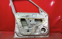 Дверь передняя левая для Nissan Juke 2018 года на фотографиях